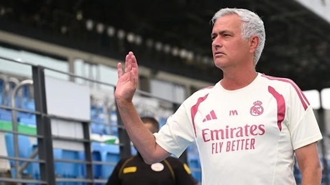 Jose Mourinho cần làm gì để đưa Real Madrid trở lại thời hoàng kim?